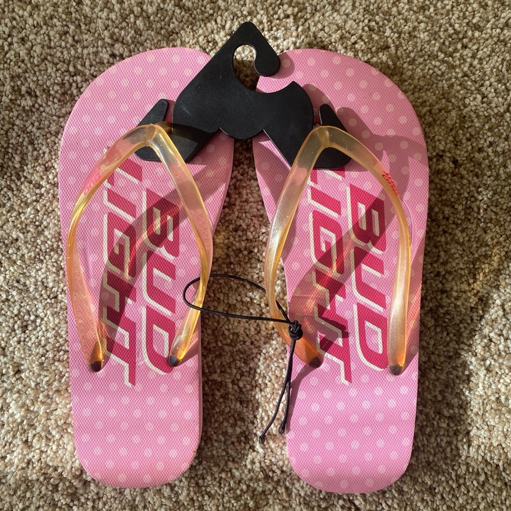 Bud Light pink women’s flip flops size 8 NWT